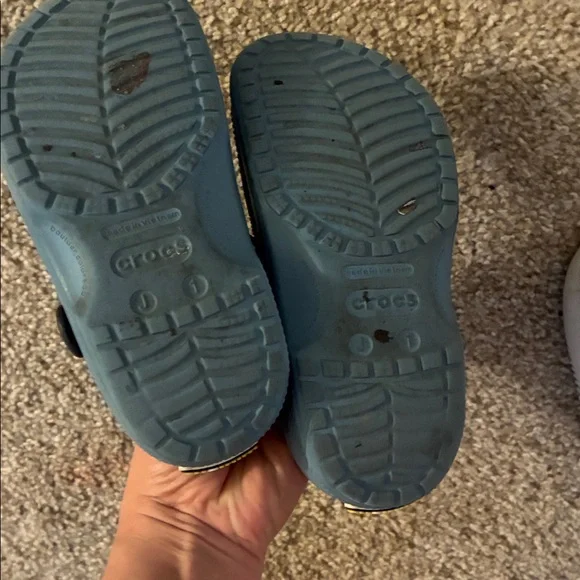 Minions Crocs - Picture 3 of 7